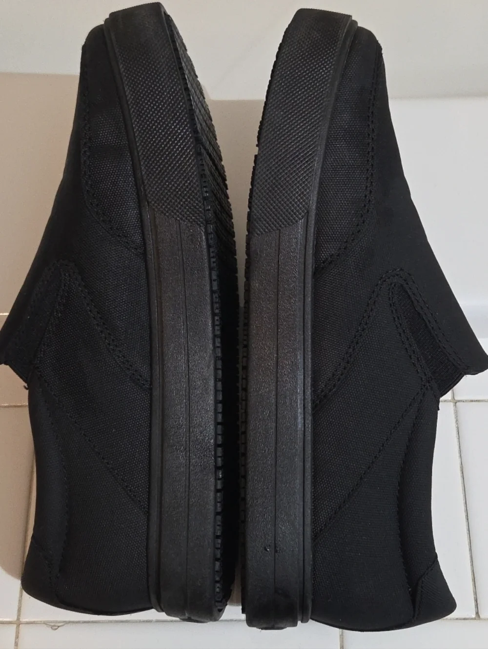 Dr. Scholl's Men's Valiant Slip-Resistant Sneaker Black Slip On Work - Sz 7M